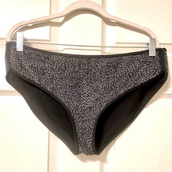 Athleta - Bikini Top & Bottom - Picture 2 of 12